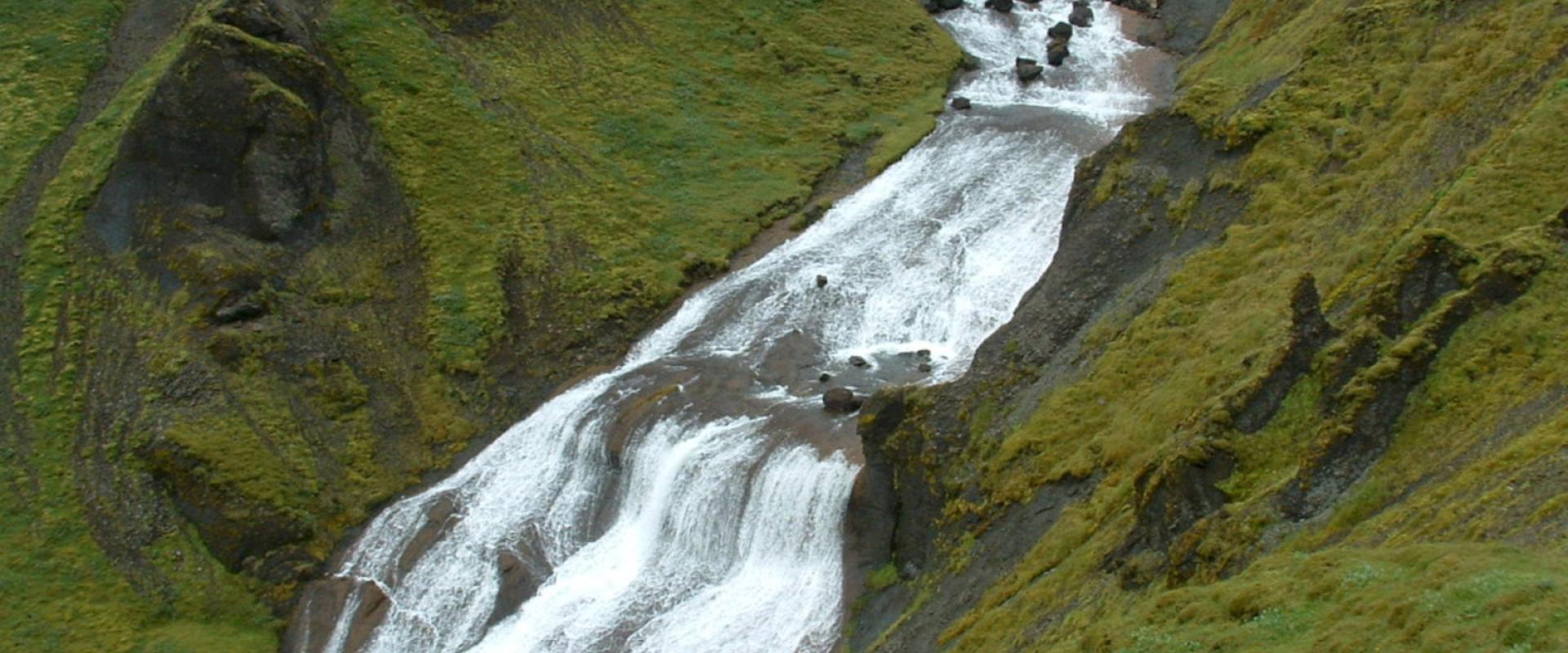 Cascade à proximité d'Hekla